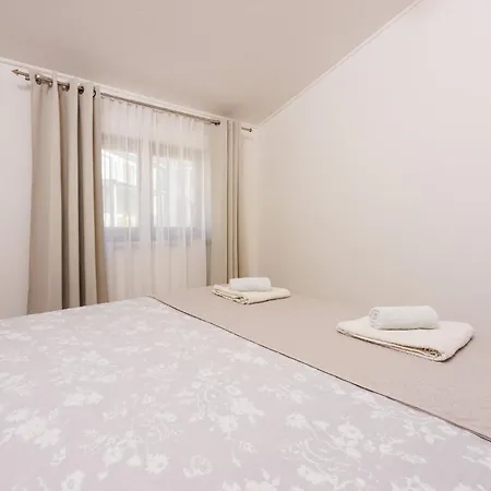 Apartment Nina
