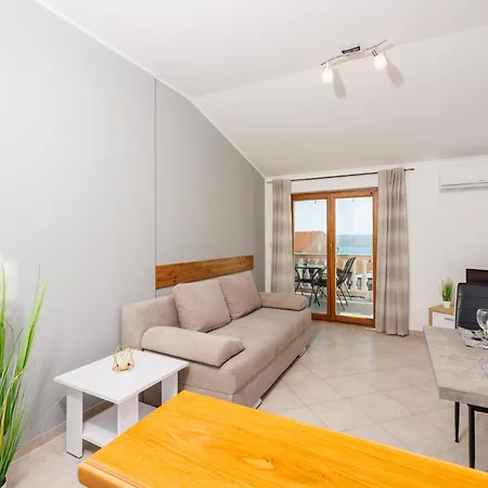 Apartment Nina