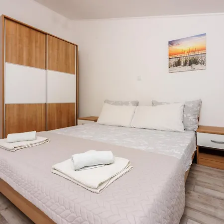 Nina Apartment