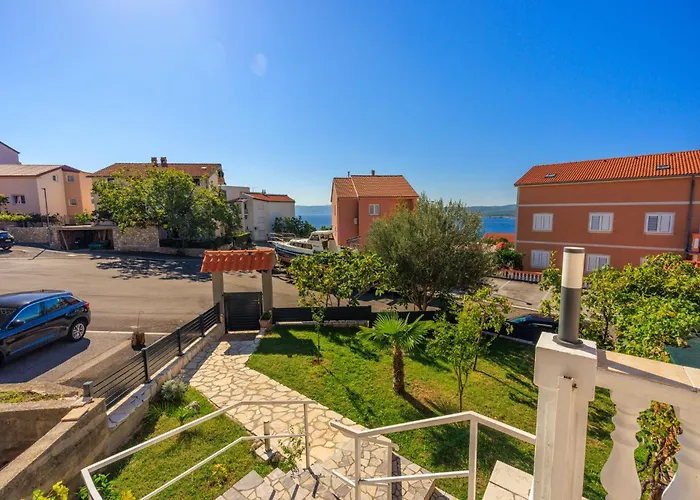 Nina * ツリクヴェニツァ