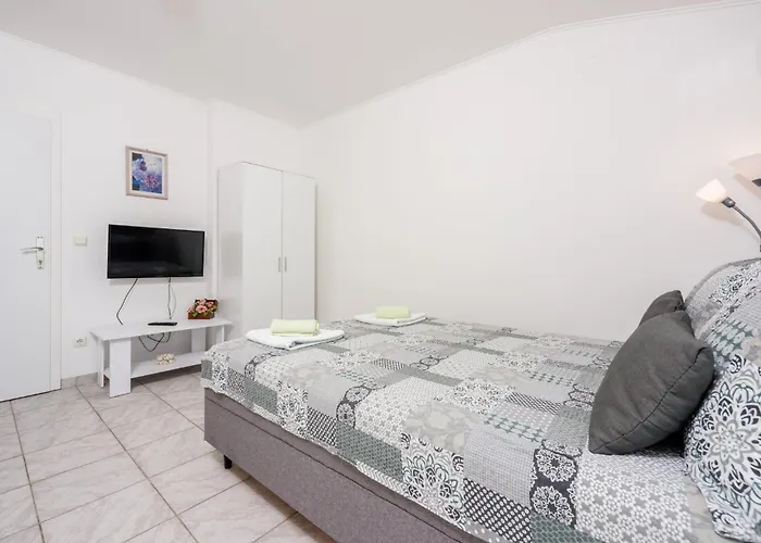 アパート Nina ツリクヴェニツァ